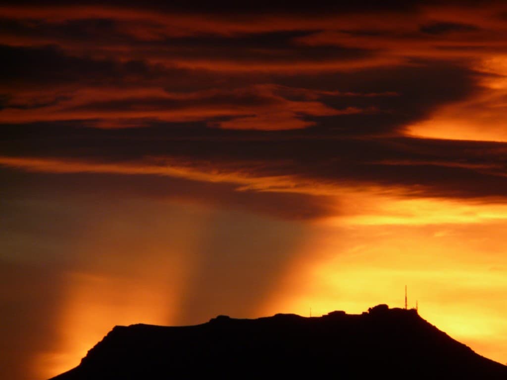 la rhune au coucher du soleil