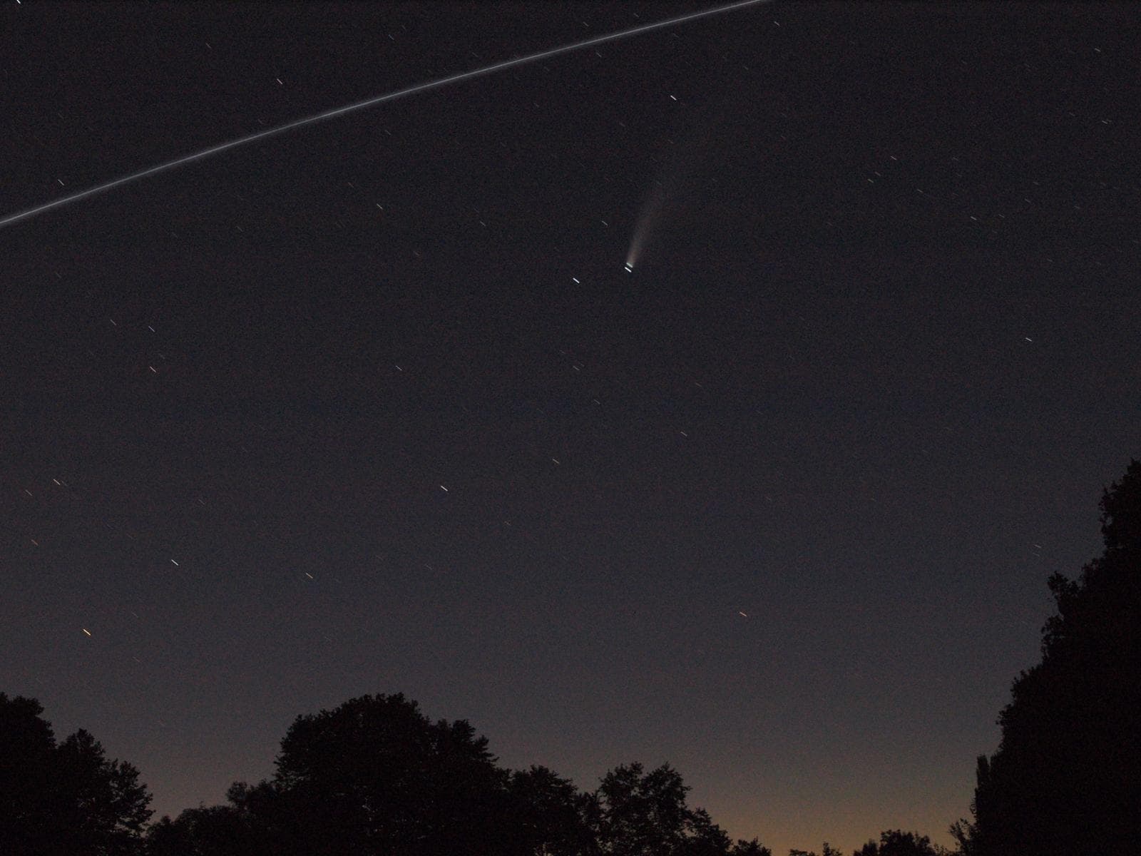 Comet Neowise et ISS