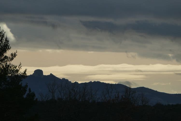 grand Puech sous les douches de nuages vu des Pinchinats