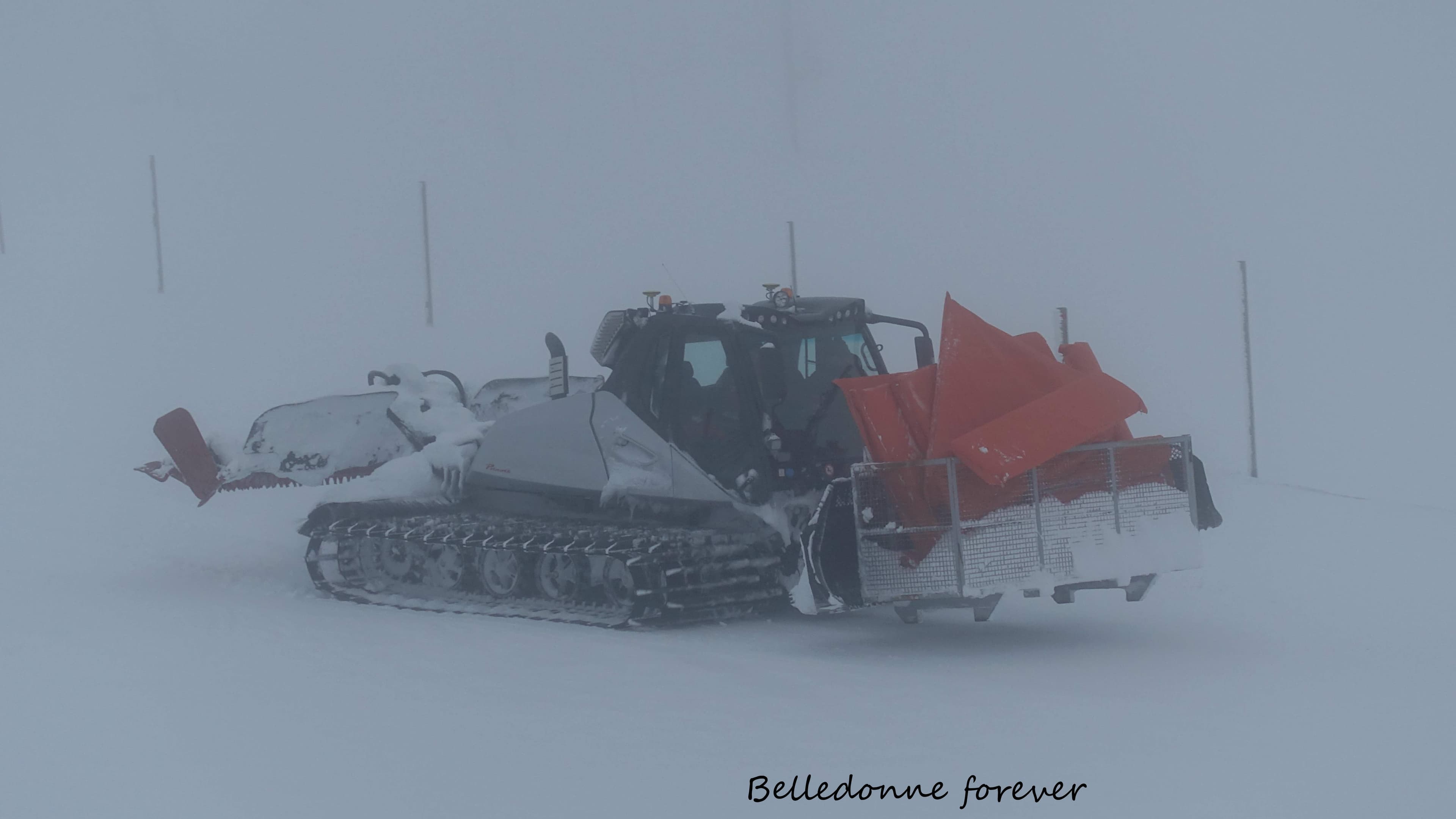 Météo de chamrousse - La station commence à enlever les protections cela présage mal d'une réouverture A.P.