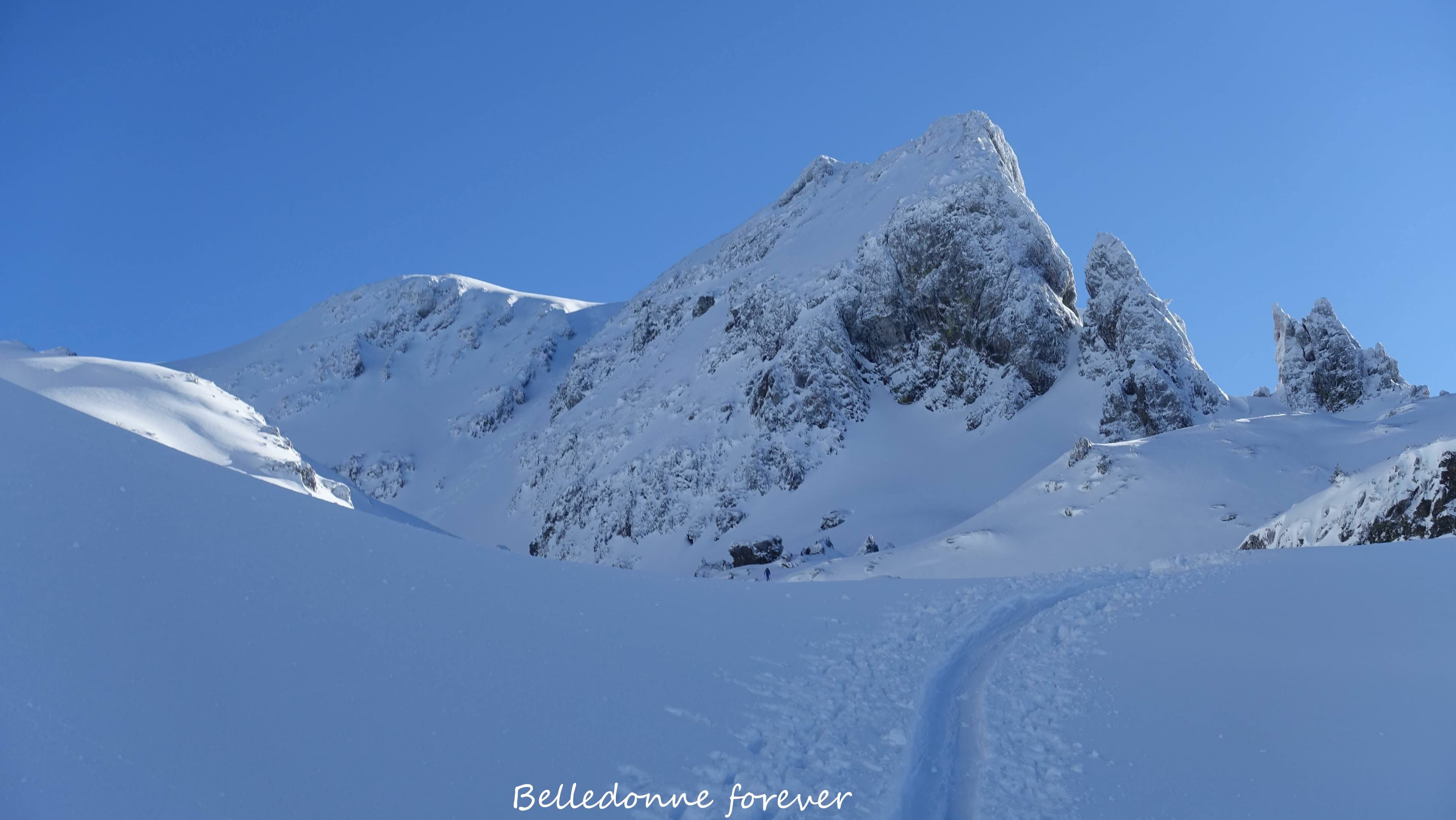 Si belle est parfois dangereuse ... A.P.