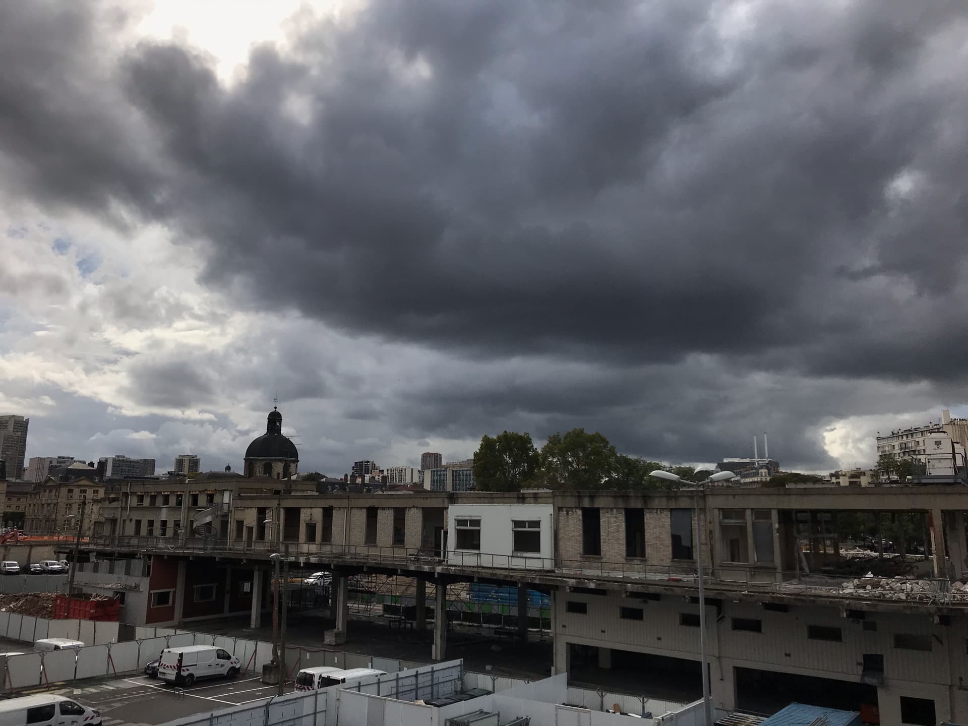 ambiance-sombre-sur-la-pitie-salpetriere