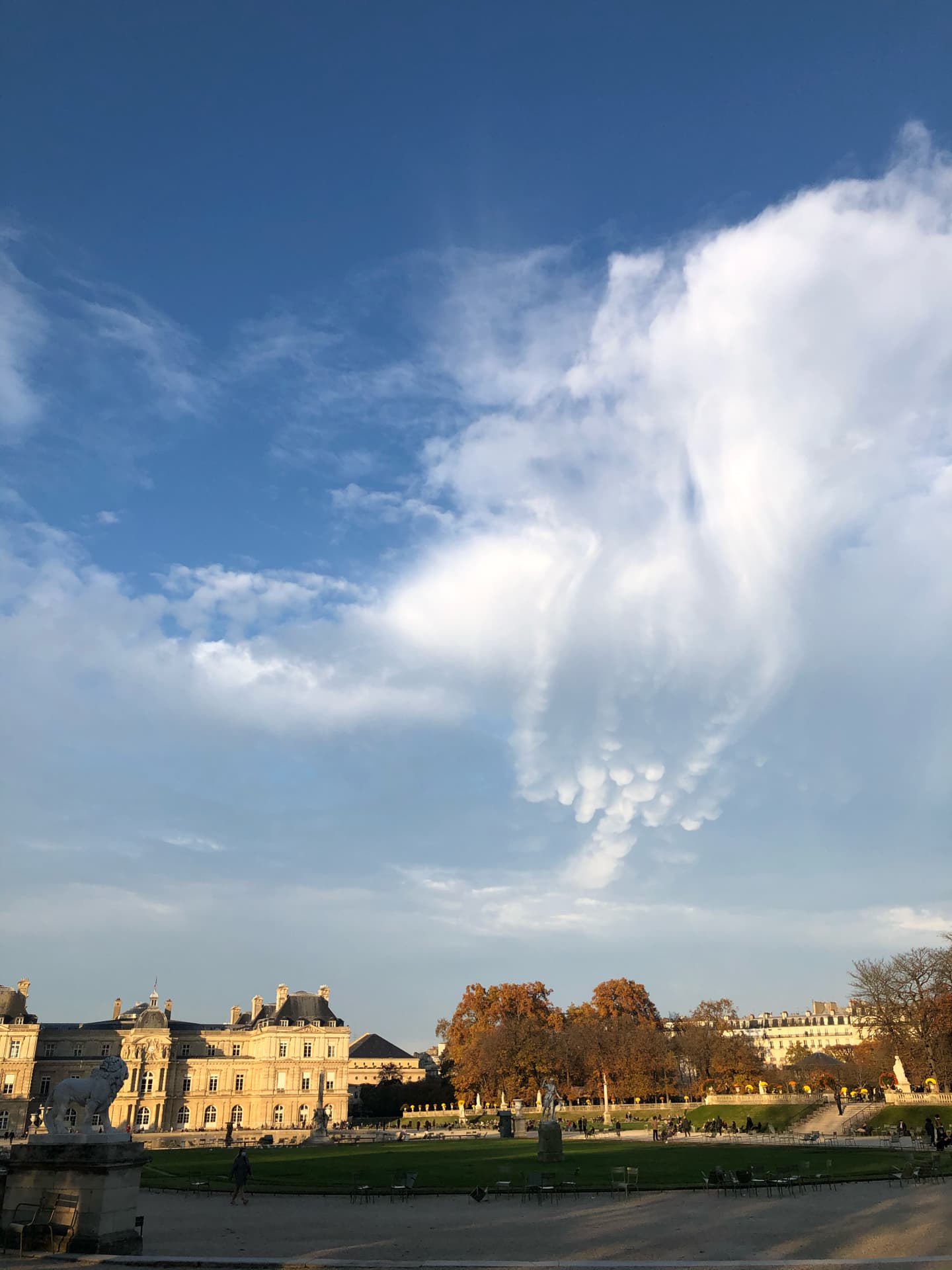 ciel-au-dessus-du-jardin-du-luxembourg