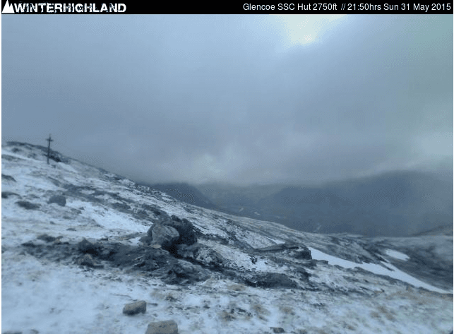 Image d'illustration pour Début d'été sous la neige dans les Highlands en Ecosse