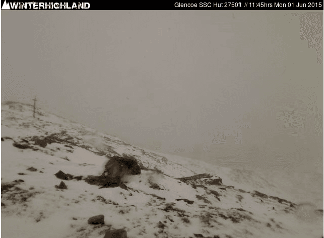 Image d'illustration pour Début d'été sous la neige dans les Highlands en Ecosse