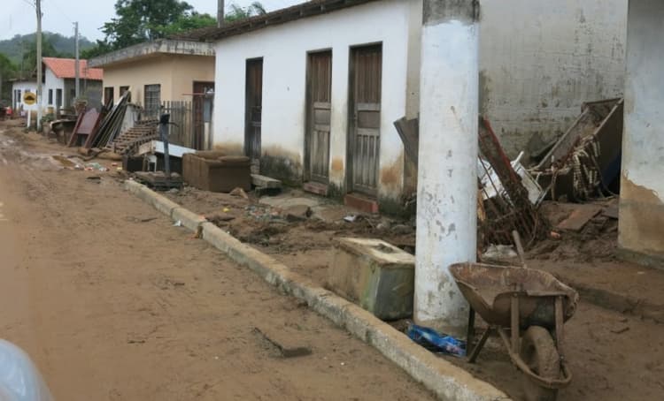 Image d'illustration pour Inondations meurtrières à Itaoca au Brésil