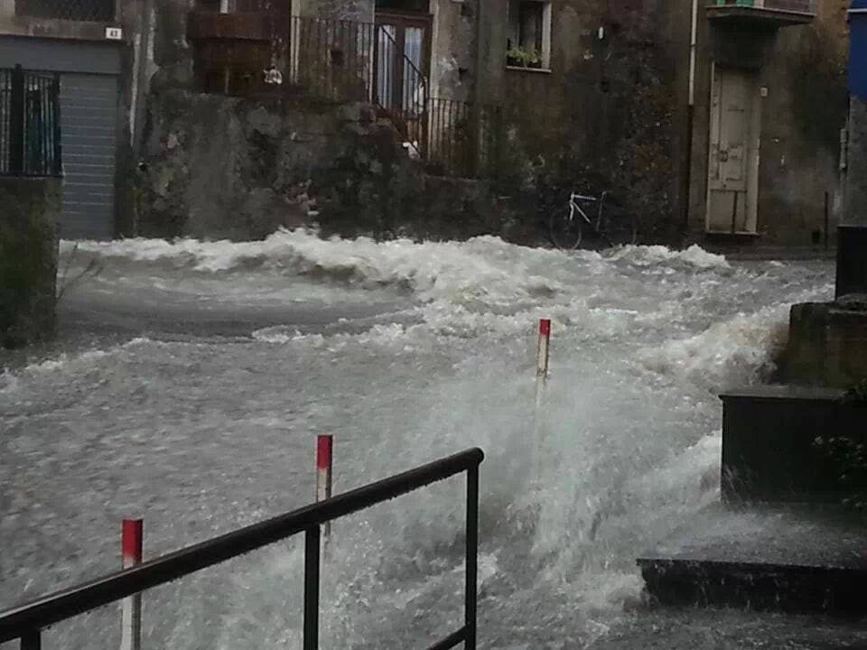 Image d'illustration pour Trombe et orages violents en Sicile et Calabre (Italie)