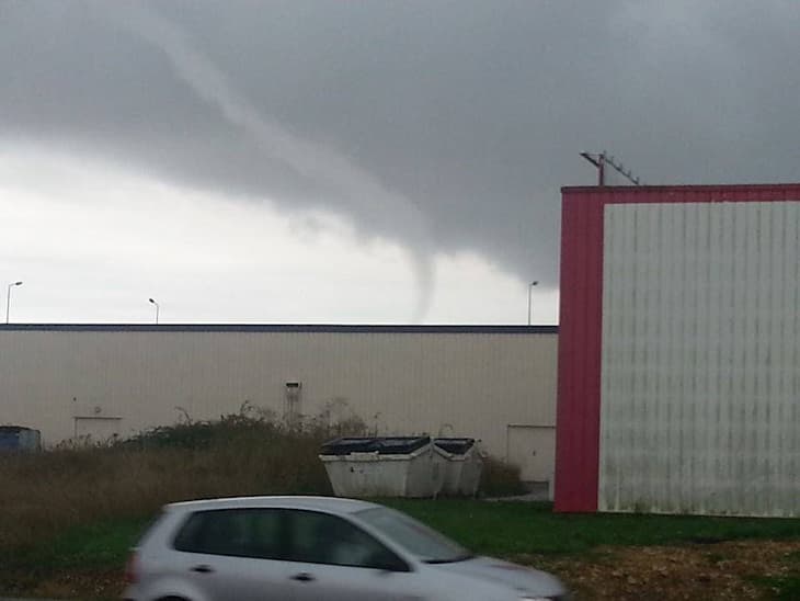Image d'illustration pour Tornades en Irlande, Espagne et France (Cher)
